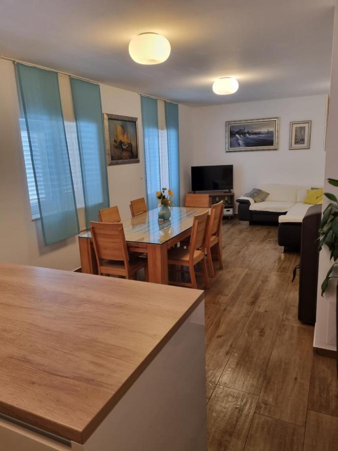 Apartments Jadran Primošten Eksteriør bilde
